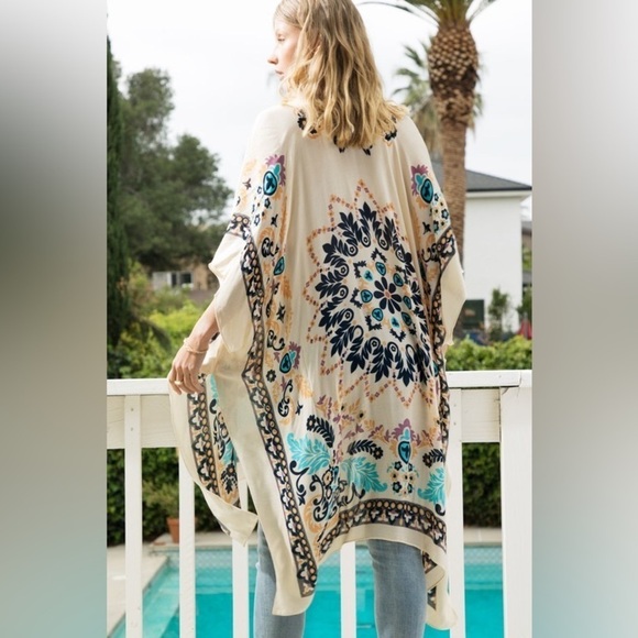 Ruggine Other - Festival Mandala and Floral Motif with Border Outline Kimono with Side Slits OS
